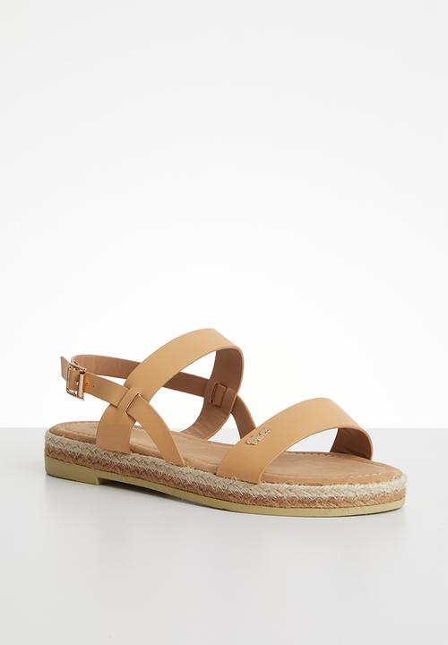 Plum - Katie sandal - tan