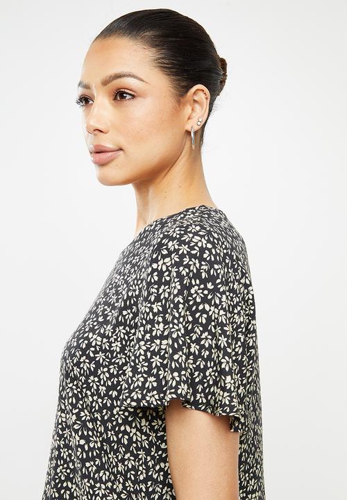 edit - Flutter sleeve crepe shell - black & neutral 
