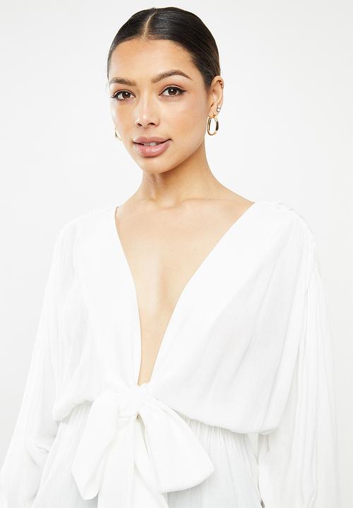 Missguided - Cheesecloth plunge flippy hem blouse - white