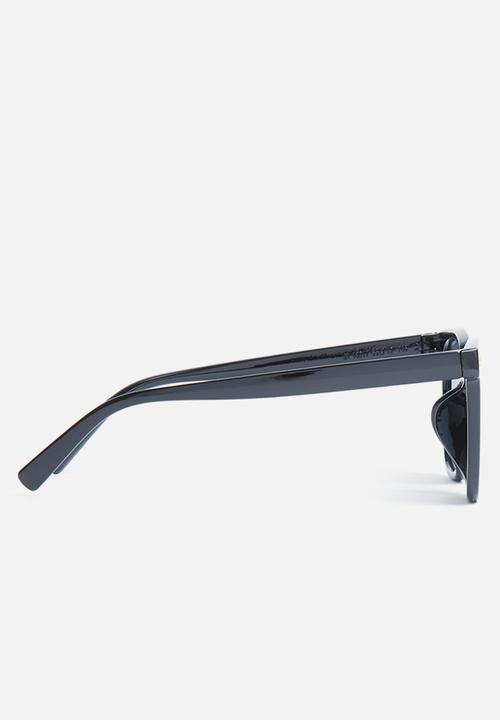Superbalist - Drew wayferer sunglasses - black
