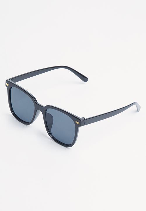 Superbalist - Drew wayferer sunglasses - black
