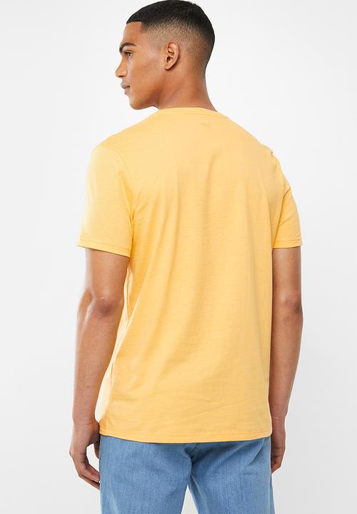 Lee  - Jean co tee - mustard yellow