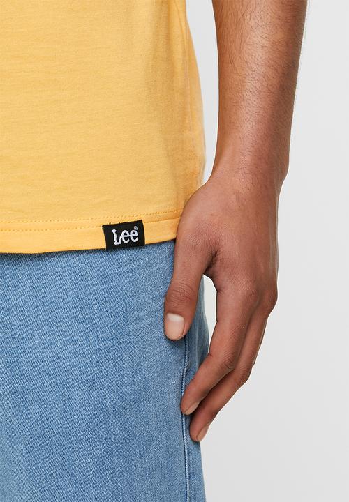 Lee  - Jean co tee - mustard yellow