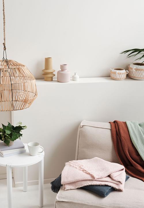 Linen House - Ario throw - petal