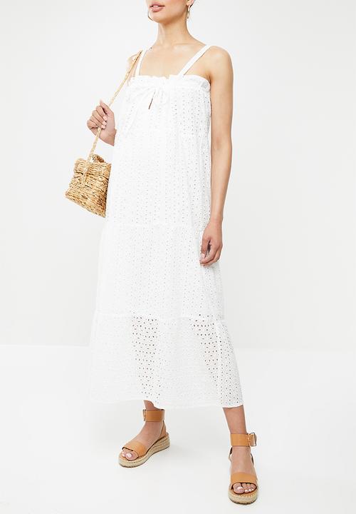 Missguided - Maternity brodrie tiered midaxi - white