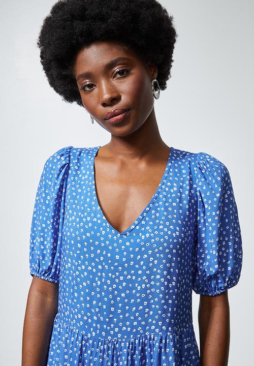 Superbalist - Tie back v-neck dress with tier - blue & white