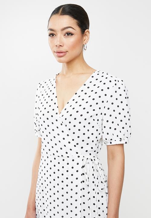 Missguided - Puff sleeve wrap tea maxi dress polka - black & white