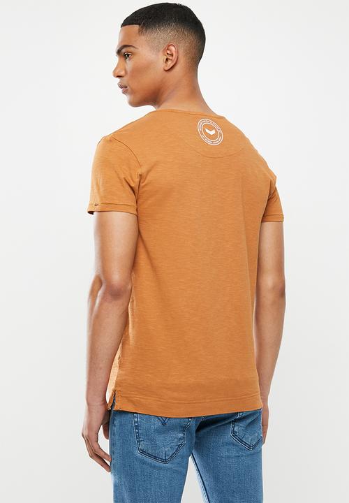 S.P.C.C - Rangoon fashion side slit straight hem T-shirt - tan