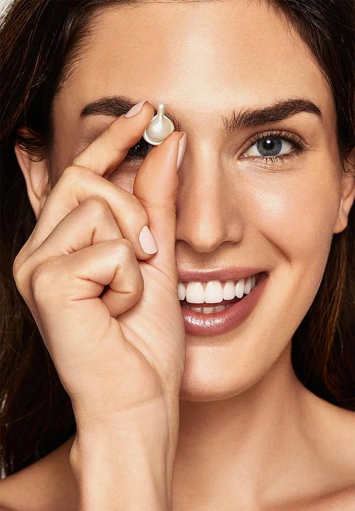 Elizabeth Arden - Hyaluronic Acid Ceramide Capsules Hydra-Plumping Serum - 60pc