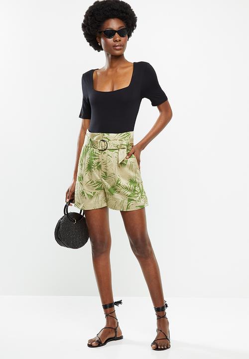 MANGO - Shorts kai - green
