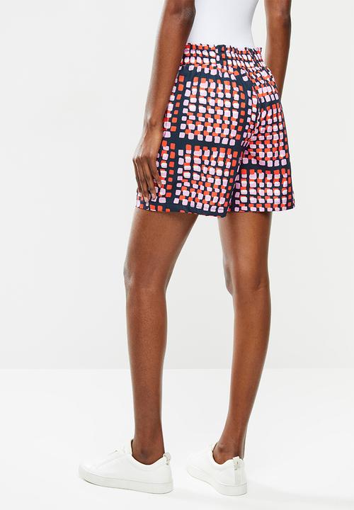Me&B - Bright check cotton short with oversized pockets - multi 