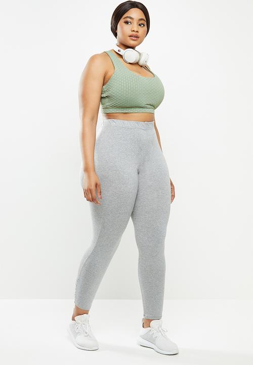Cotton On - Curve strappy sports crop - basil green texture