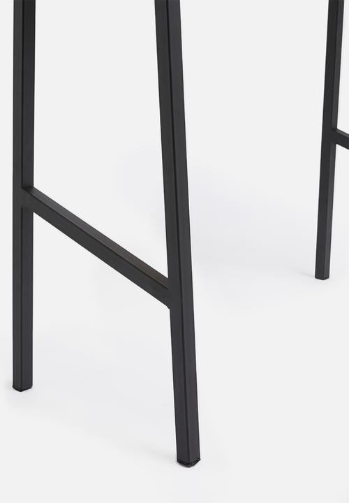 Sixth Floor - Cuba desk in oak veneer - black & neutral 