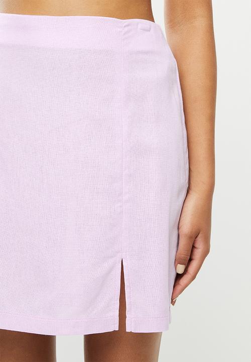 Blake - A-line mini skirt with slit - pastel pink