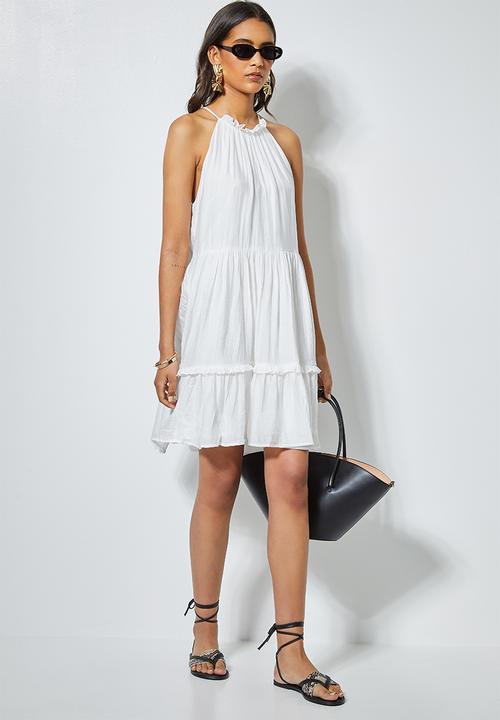 Superbalist - Textured fabric halter neck tiered dress - white