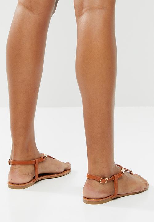 edit - Julie t-bar sandal - tan
