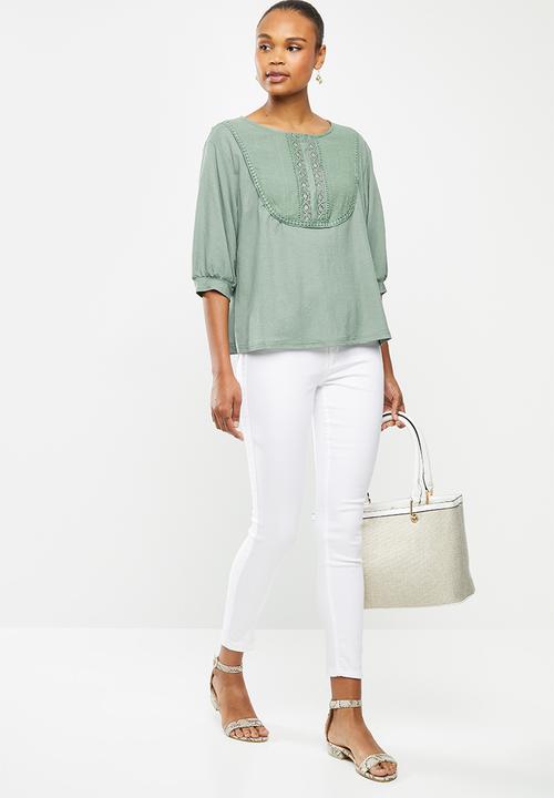 edit - Puff sleeve embroidered tee - sage