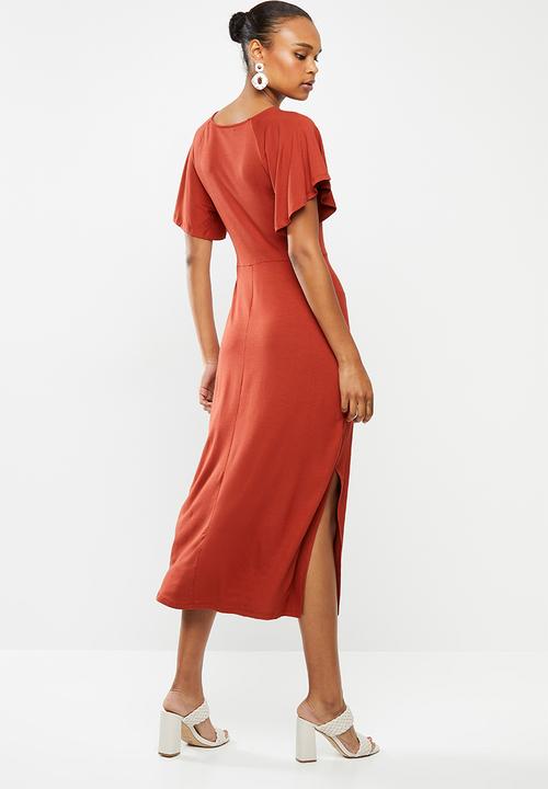 edit - V-neck flutter sleeve knit midi - rust