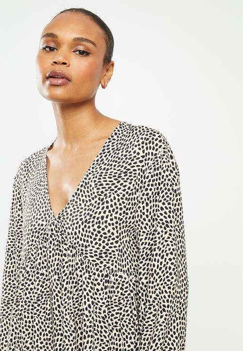 edit - Long sleeve v-neck tiered midi dress - beige & black 