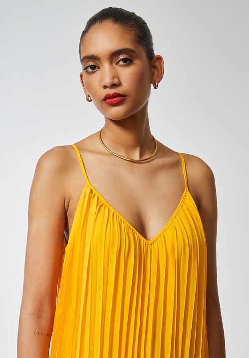 Superbalist - V-neck strappy pleated maxi dress - yellow