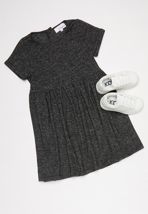 Superbalist - Back button detail dress - charcoal