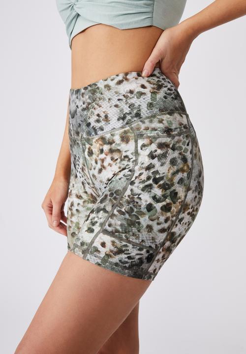Cotton On - Booty bike short - khaki 