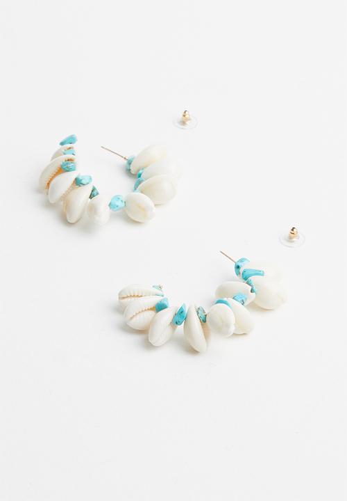Superbalist - Cowrie shell hoops - cream & turquoise