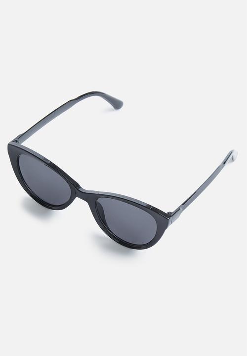 Superbalist - Kayla cateye sunglasses - black