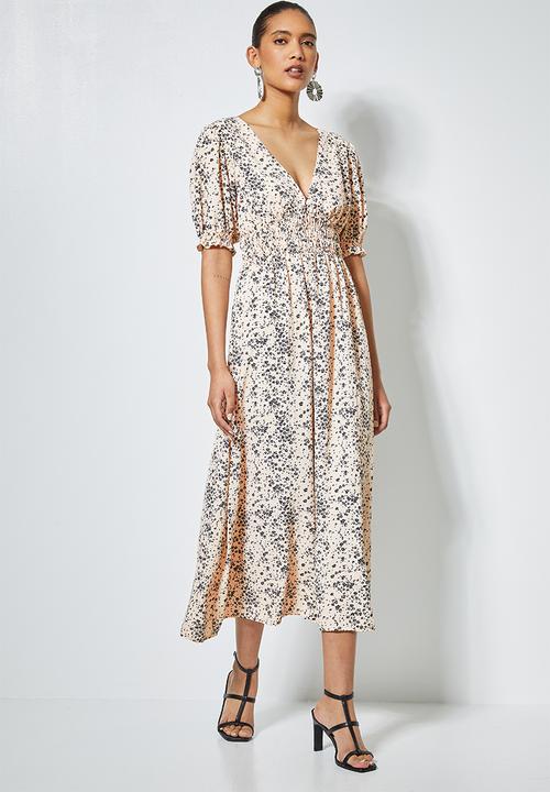 Superbalist - V-neck dress with shirred waist & open back - mono ecru floral 