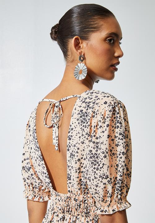 Superbalist - V-neck dress with shirred waist & open back - mono ecru floral 