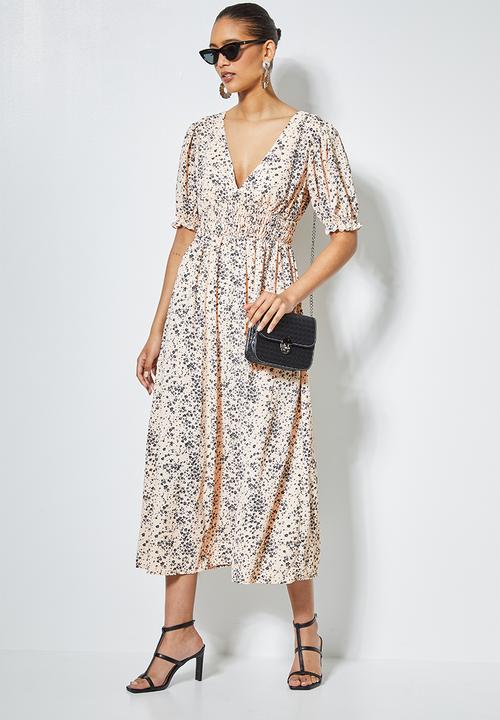Superbalist - V-neck dress with shirred waist & open back - mono ecru floral 