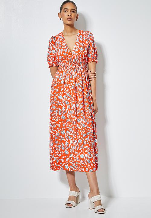 Superbalist - V-neck dress with shirred waist & open back - tangerine floral