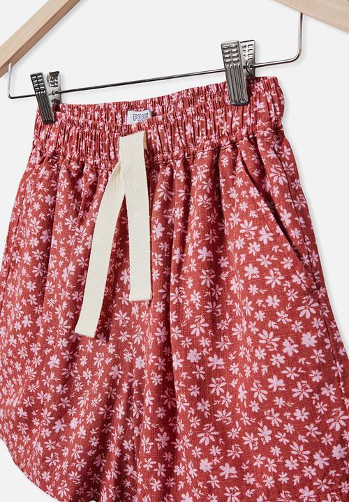 Free by Cotton On - Chelsea woven short - garnet/ daisy