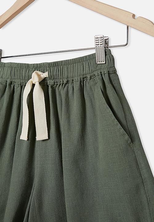 Free by Cotton On - Chelsea woven short - swag green
