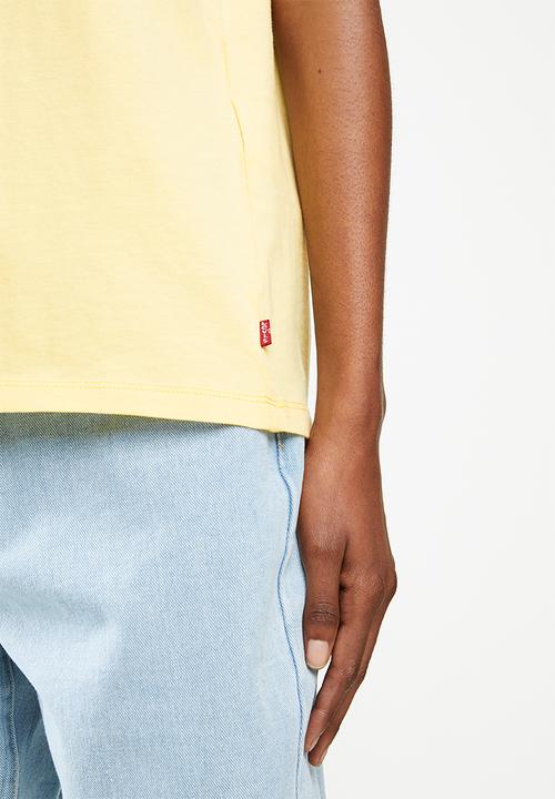 Levi’s® - The perfect tee box tab - yellow