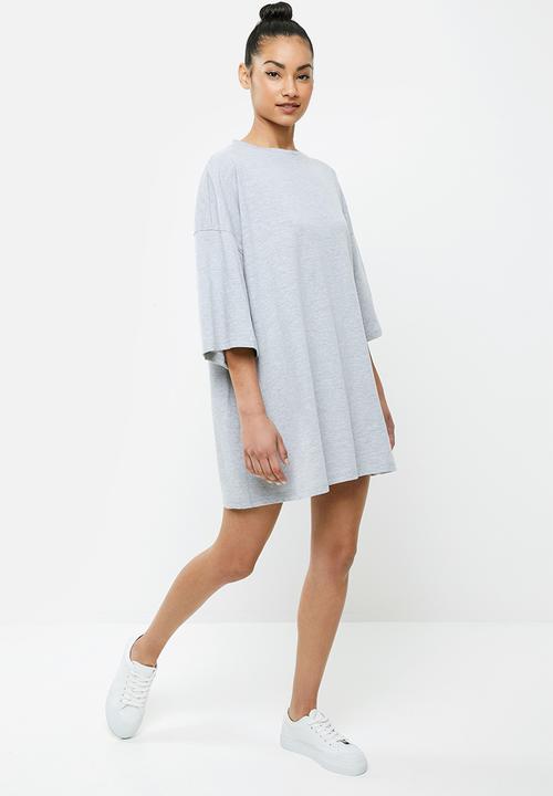 Missguided - Petite carpe diem T-shirt dress - grey