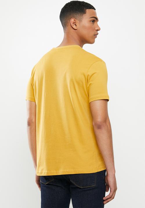 Ben Sherman - Chest print tee - dijon yellow