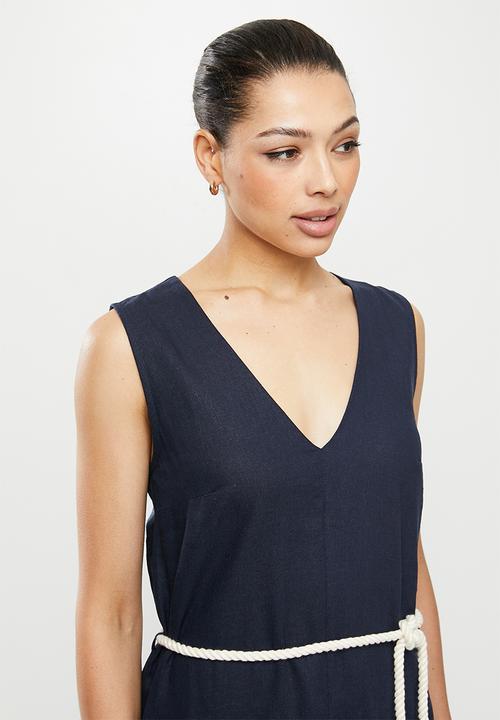 edit - V-neck swing linen dress - navy