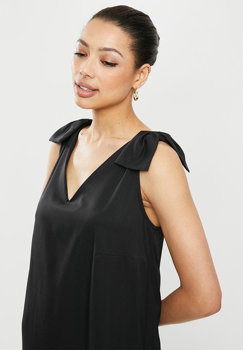 edit - Bow detail v-neck shift dress - black
