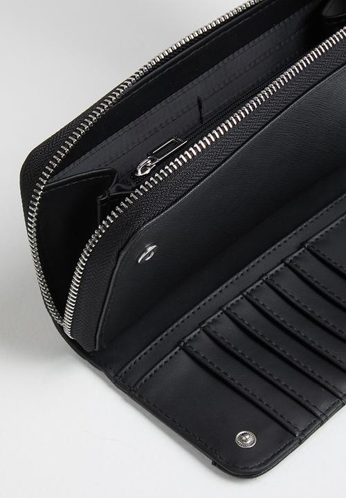 GUESS - Modesto slg multi zip w wrislt - black