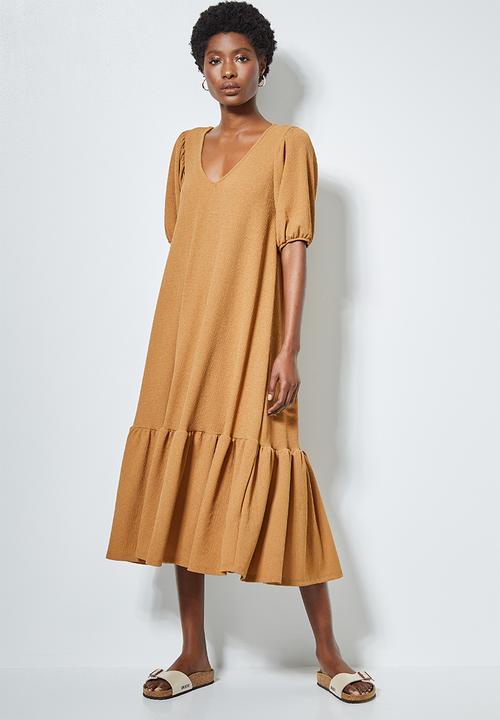 Superbalist - Texture fabric tiered dress with v-back detail - brown