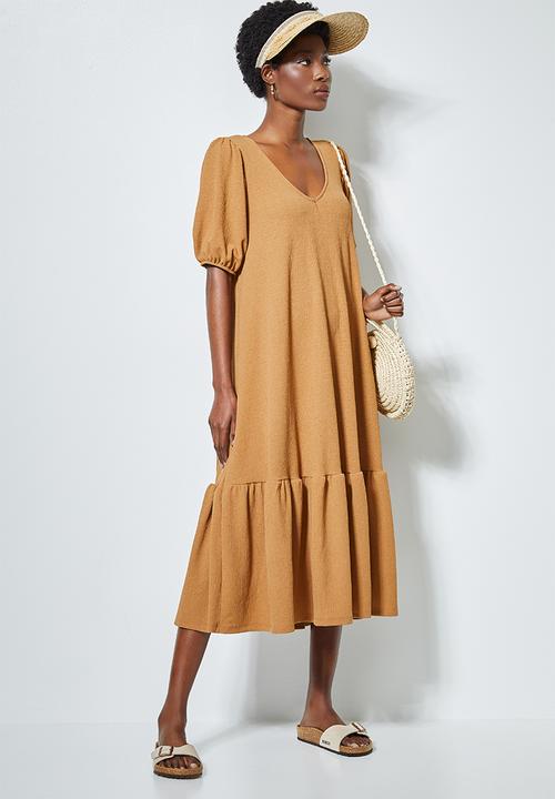 Superbalist - Texture fabric tiered dress with v-back detail - brown
