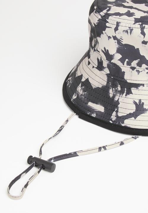 Superbalist - Maddie floral bucket hat - black & grey 