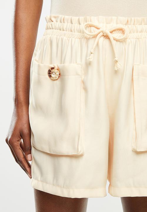 Me&B - Soft shorts with oversizedpockets - neutral