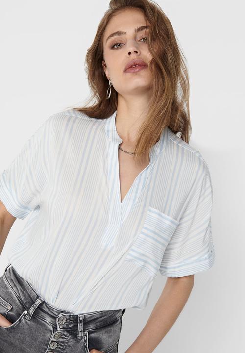 ONLY - Agnes short sleeve top - white & blue 