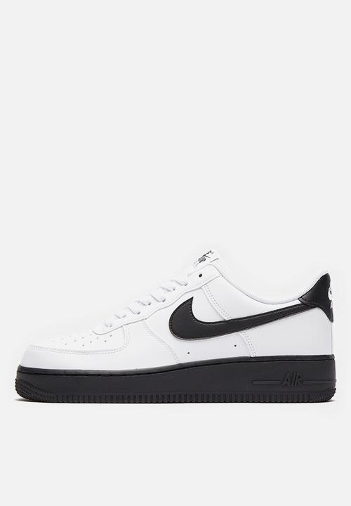 Nike - Air Force 1 '07 - white / black