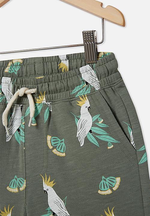 Cotton On - Henry slouch short 60/40 - swag green