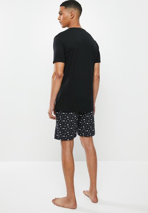 Superbalist - Scoop neck tee & woven shorts sleep set - black & navy