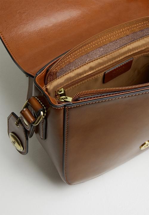 POLO - Modello flap over sling - tan