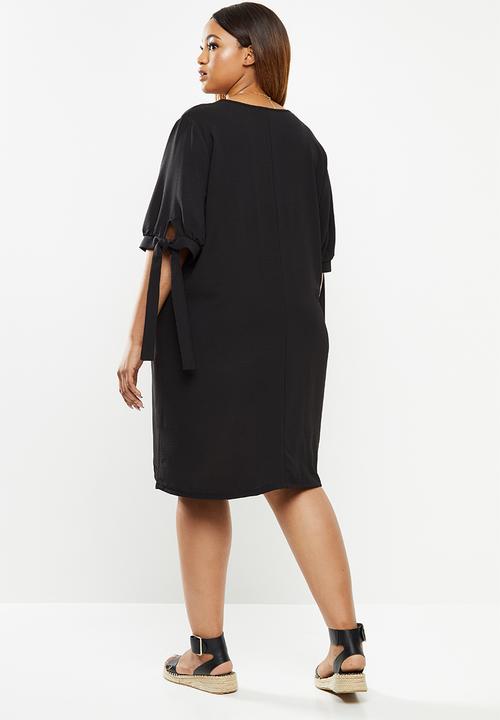 edit Plus - Notch neck tie sleeve shift dress - black